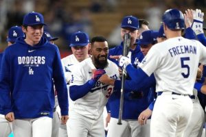 Teoscar Hern Ndez S Walk Off Double Lifts Dodgers To 3 2 Win Over Cardinals