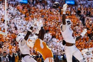Texas Longhorns Edge Tennessee Volunteers 20 17 In Knoxville With President Trum