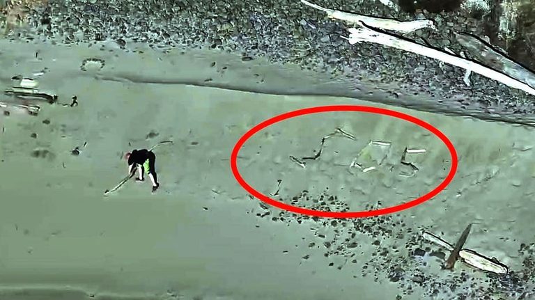 Three Tourists Rescued After Tide Traps Them On Oregon S Lost Boy Beach