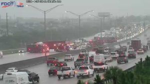 Tractor Trailer Crash Closes Five Lanes On I 95 Near Atlantic Avenue In Palm Bea