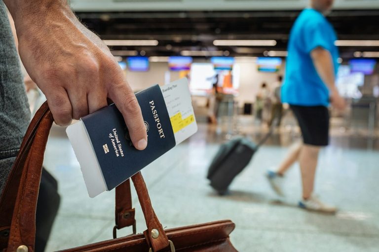 Travel Mishaps Cost U S Tourists An Average Of 2 500 New Poll Shows