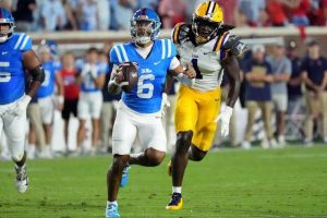 Trinidad Chambliss Powers No 8 Ole Miss To 32 24 Victory Over No 7 Lsu