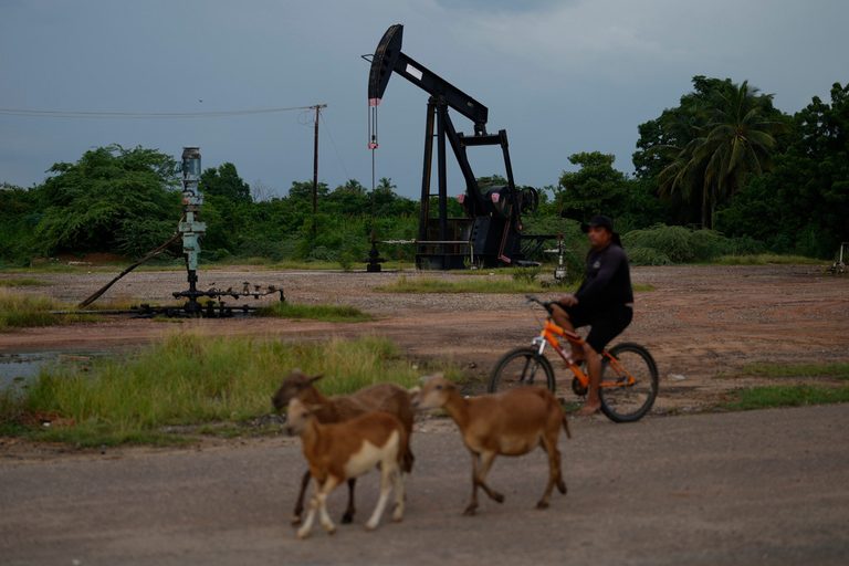 Trump Administration Backs Chevron S Planned Expansion Into Venezuela S Oil Sect