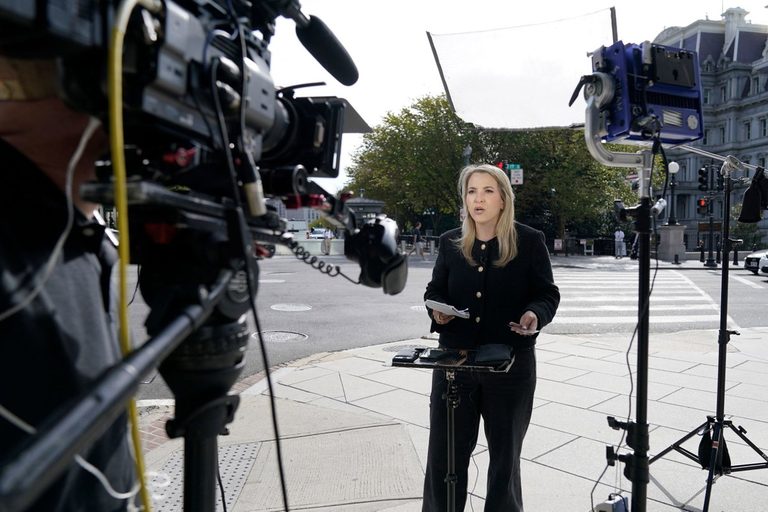 Trump Bans Politico Cnn And Ms Now After Aides Showed Him Critical Coverage Clip