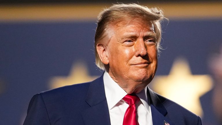 Trump Unveils 5 000 Dividend Check Plan Voters Weigh Feasibility