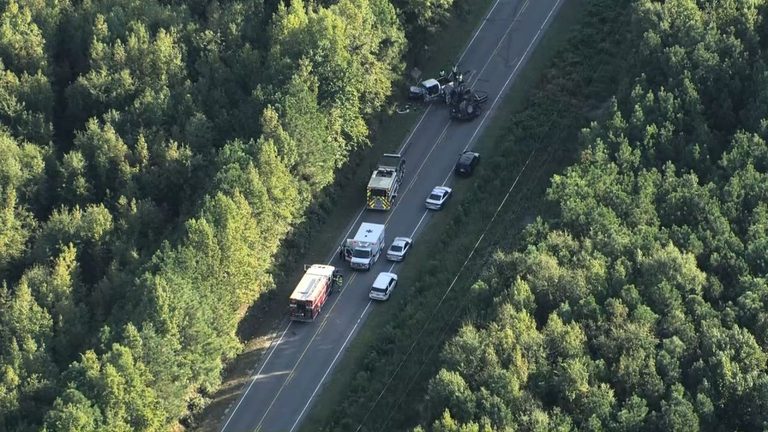 Two Truck Crash Shuts Down Us 13 Near Circle Drive In Newton Grove