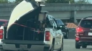 Txdot Urges San Antonio Drivers To Help Keep I 35 Free Of Hazardous Debris