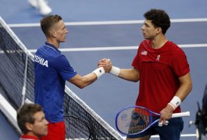 U S Davis Cup Team Splits Opening Matches As Ben Shelton Falls To Czech Republic