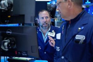 U S Stock Market Holds Near Record As Brent Crude Falls Below 100