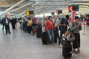 Uk Airlines Work To Clear Backlog After Air Traffic Control Outage Cancels 2 000
