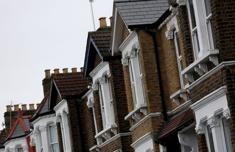 Uk Home Asking Prices Edge Up 0 7 In September Rightmove Reports