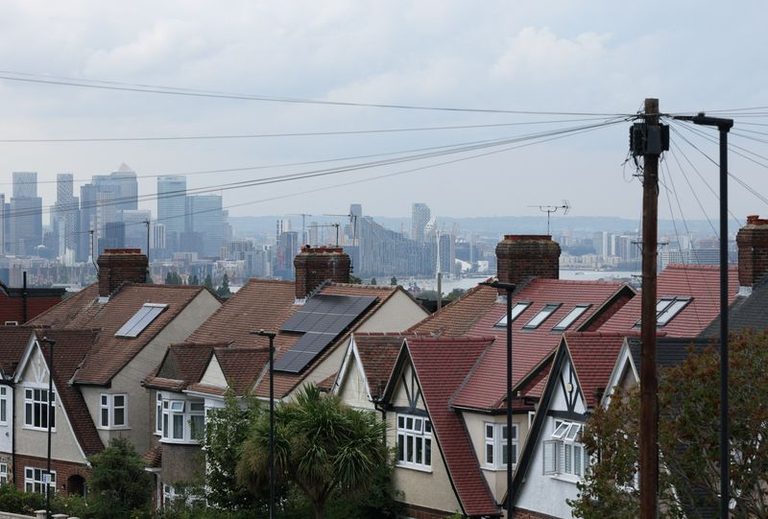 Uk House Prices Slip 0 4 In August Lloyds Data Shows First Annual Decline Since
