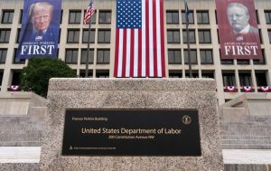 Unemployment Claims Dip To 206 000 As Layoffs Stay Rare Under Trump Administrati