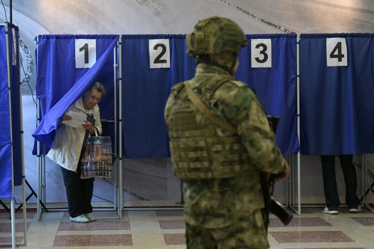 United Russia Poised To Dominate Russian Parliamentary Vote Amid Tight Controls