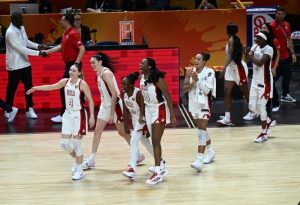 Usa Women S Basketball Team Rallies From 14 Point Hole To Claim Fifth World Cup