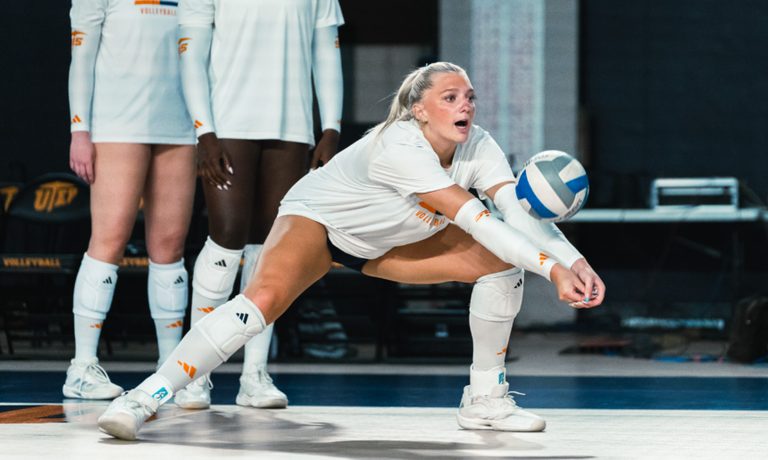 Utep Women S Volleyball Drops Home Match To Arizona Looks Ahead To Mountain West