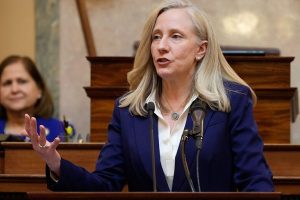 Virginia Governor Urges Congress To Enact Nationwide Ai Safety Rules