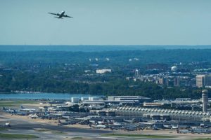 Virginia Senators Introduce Safety Bill To Cut Flights At Reagan National Airpor