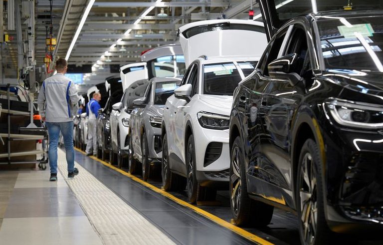 Volkswagen Outlines Global Restructuring Plan Warns Of Us Job Cuts And Plant Clo