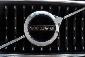 Volvo Expands Hybrid Suv Lineup With Longer Electric Range For U S And European