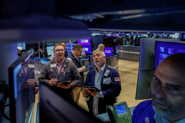 Wall Street Futures Rise On Ai Gains And Lower Oil Prices As President Trump Sig