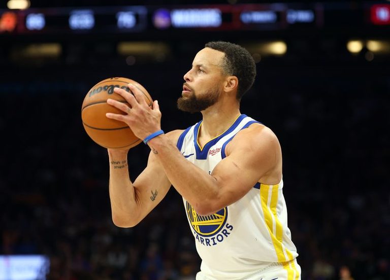 Warriors Lock Up Stephen Curry On Two Year 116 Million Extension