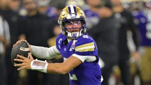 Washington Huskies Host Washington State Cougars For Apple Cup At Husky Stadium