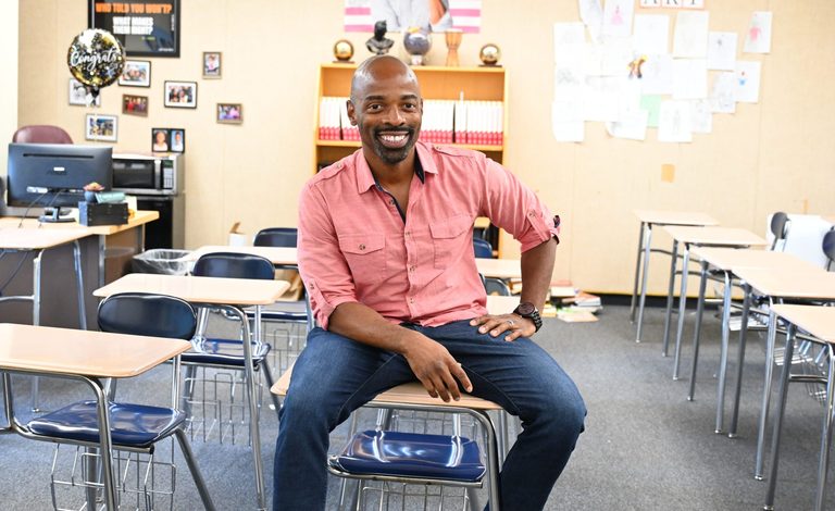 Willamette High Teacher Nate Jackson Named Oregon Regional Teacher Of The Year