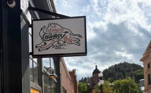 Wyoming Country Star Ian Munsick Opens Cowboy Bar Western Grill In Deadwood