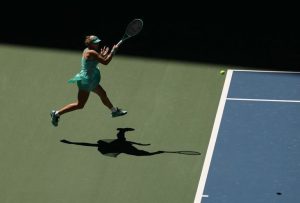 Zheng Qinwen Upsets Iga Swiatek To Reach Us Open Quarterfinals In New York