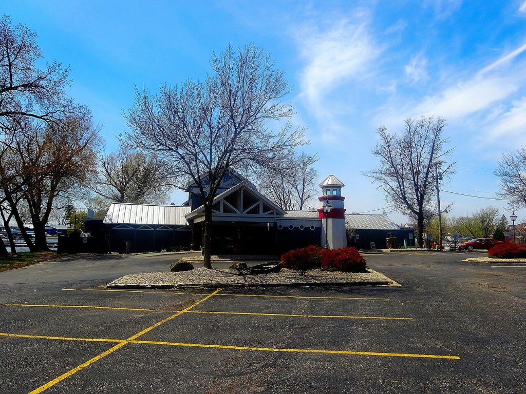 Mariner's Inn — Madison