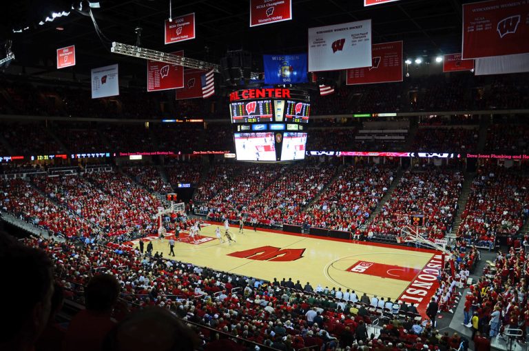 Wisconsin Badgers Dominate in 94-71 Victory Over the Rangers