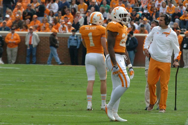 Vols Stun No. 6 Alabama 26-10 in a Historic Neyland Stadium Showdown