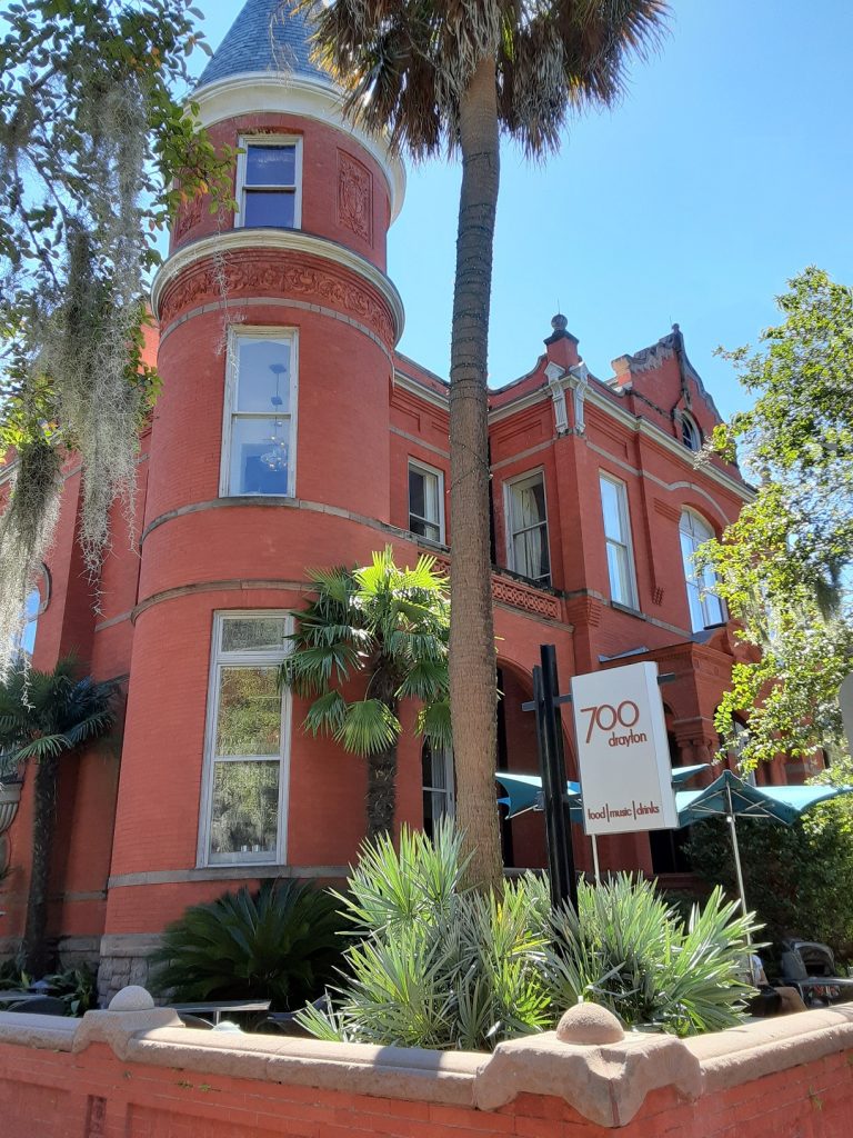700 Drayton Restaurant — Savannah