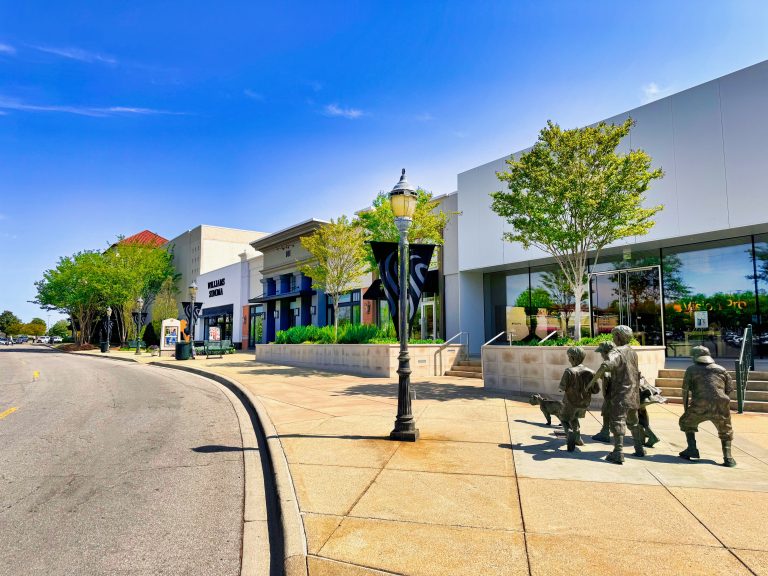 Upscale Boutique Makes Its Alabama Debut at Birmingham's The Summit
