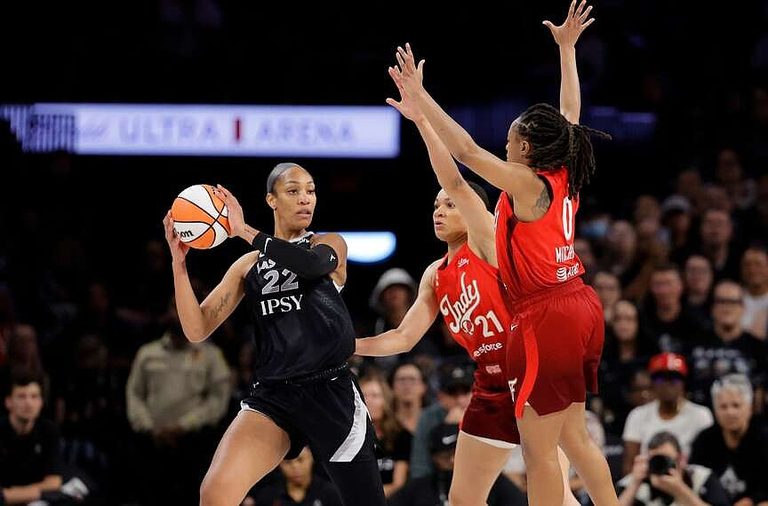 A Ja Wilson Leads Las Vegas Aces To 94 83 Game 3 Win Over Indiana Fever
