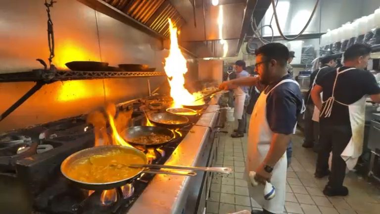Aga S Restaurant In Houston Serves 4 000 Daily Diners With 750 Seats And 200 Ite