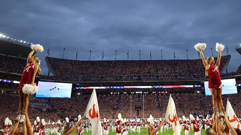 Alabama Georgia Sec Showdown Proceeds In Tuscaloosa Despite Hurricane Isaias