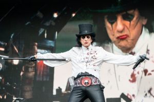 Alice Cooper To Headline Alice S Attic Tour At Findlay Toyota Center In Prescott