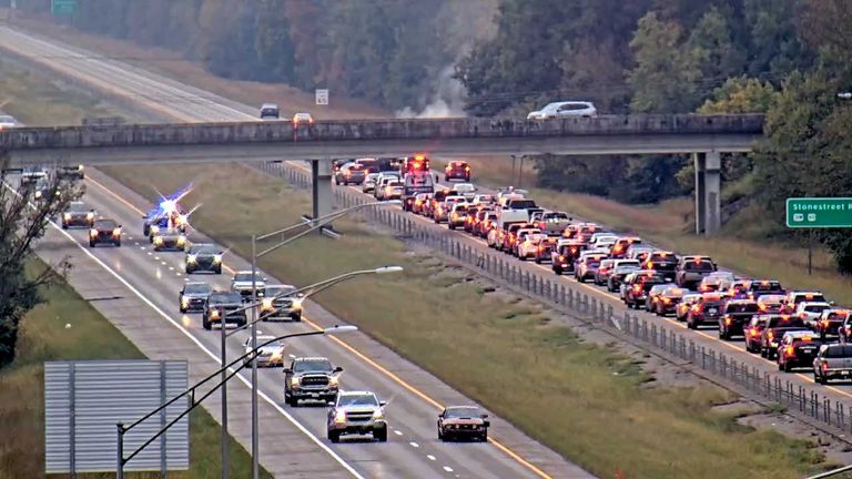 All Lanes Of Gene Snyder Freeway Closed Near New Cut Road After Vehicle Fire