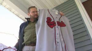 Allouez Couple Drives 1 441 Miles To Tampa Bay For World Series Game 3
