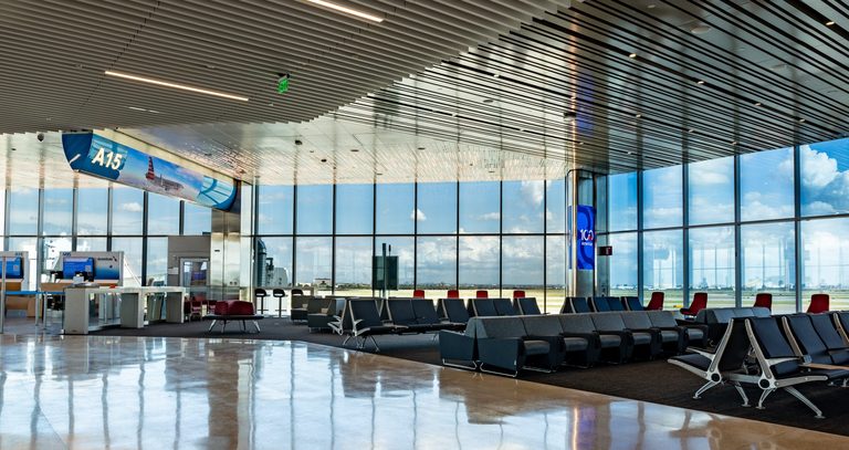 American Airlines And Dfw Airport Unveil Expanded Terminal A Pier For Holiday Tr