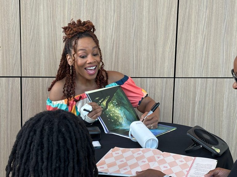 Anika Noni Rose Returns To Bloomfield For Children S Book Signing Promoting Lite