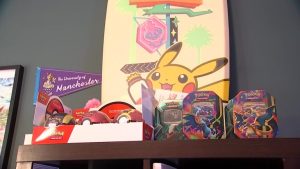 Arizona Moms Turn Pok Mon Card Craze Into Hands On Financial Literacy Lessons
