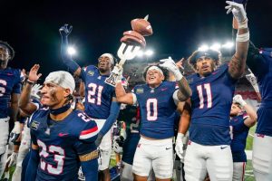 Arizona Wildcats Dominate Iowa State 39 3 Solidify Big 12 Championship Hopes