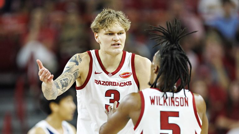 Arkansas Razorbacks Edge Gonzaga 76 72 In Exhibition At Bud Walton Arena