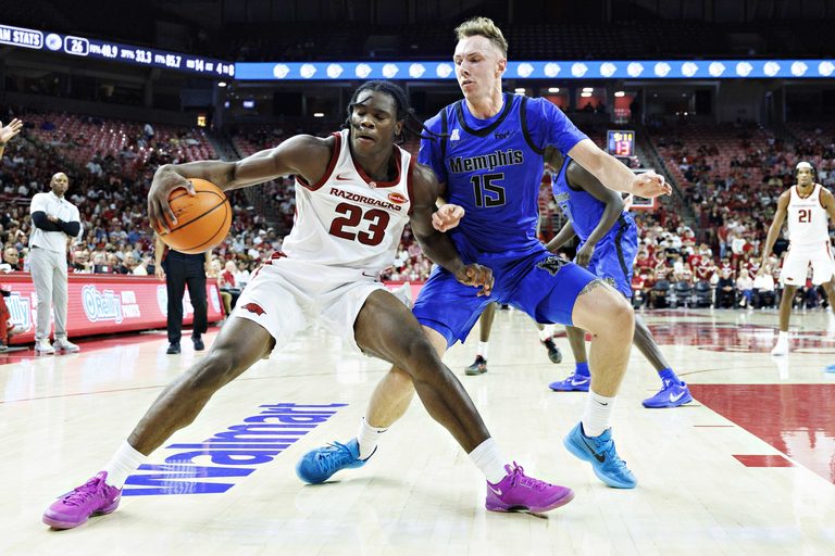 Arkansas Razorbacks Wrap Up Preseason With 93 81 Exhibition Win Over Memphis