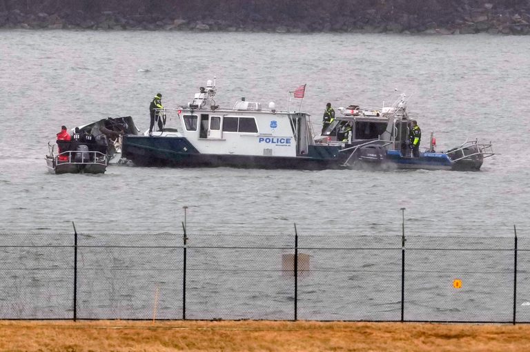 Army Report Calls For Nationwide Helicopter Safety Review After Dc Midair Crash