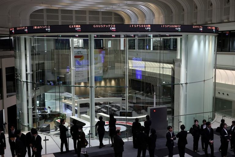 Asian Markets Dip As Oil Climbs On Gulf Storm And Saudi Houthi Tensions
