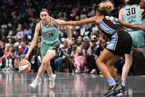 Atlanta Dream Clinches 2 0 Semifinal Lead Over New York Liberty In Ot Thriller